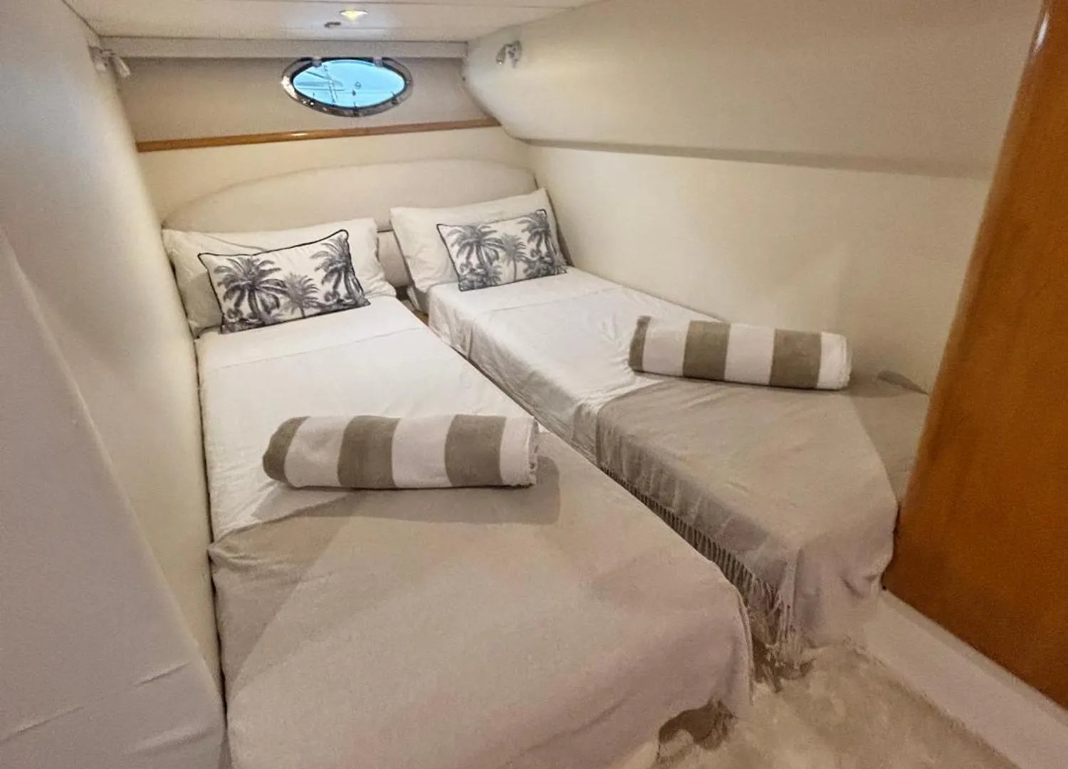Botel Dormir A Bordo De Un Barco En La Costa Del Sol Marbella Spain