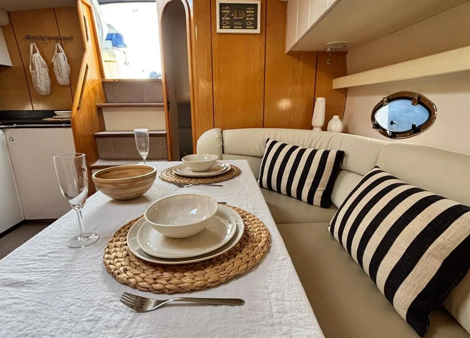 Dormir A Bordo De Un Barco En La Costa Del Sol Marbella