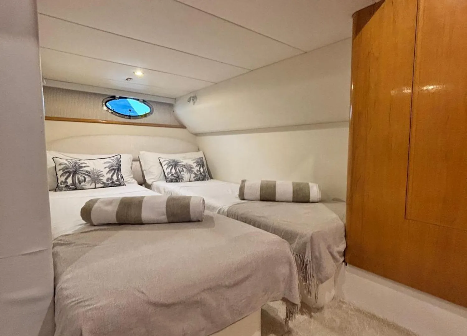 Dormir A Bordo De Un Barco En La Costa Del Sol Marbella