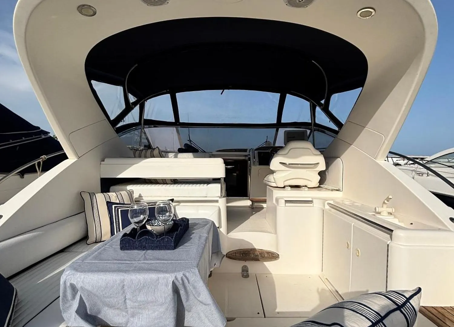 Hotel na wodzie Dormir A Bordo De Un Barco En La Costa Del Sol Marbella Hiszpania