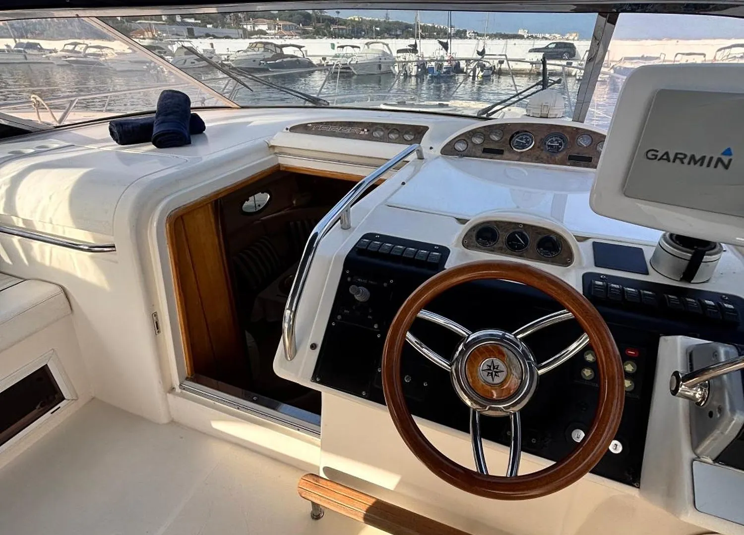 Dormir A Bordo De Un Barco En La Costa Del Sol Marbella Spain